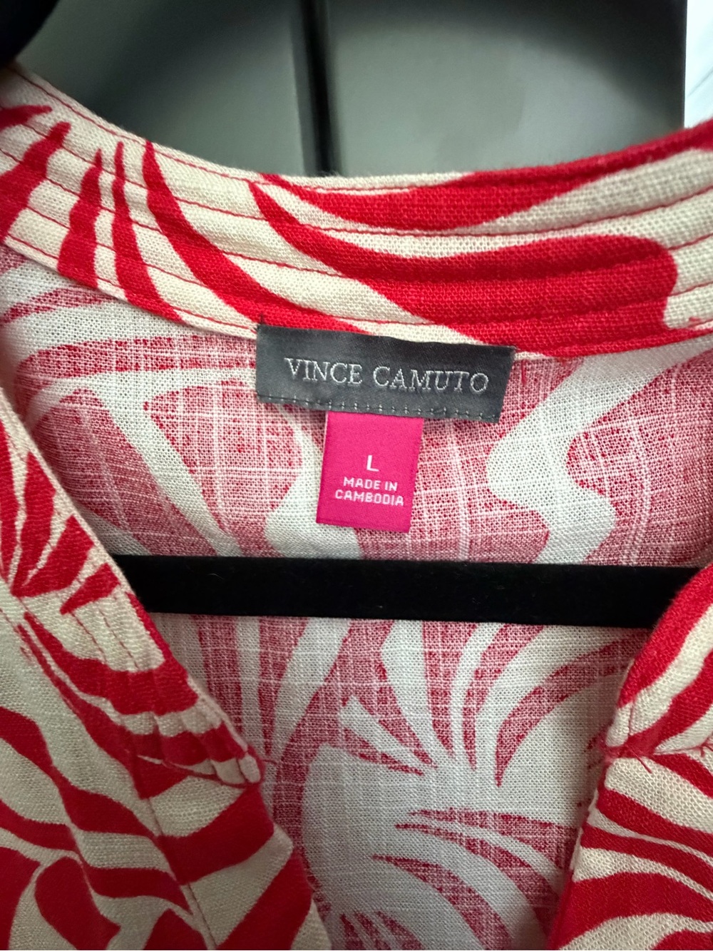 Vince Camuto Red & Cream Swirl Print Short Sleeve Top - Picture 2 of 2